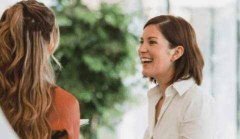 Meeting tussen twee vrouwen